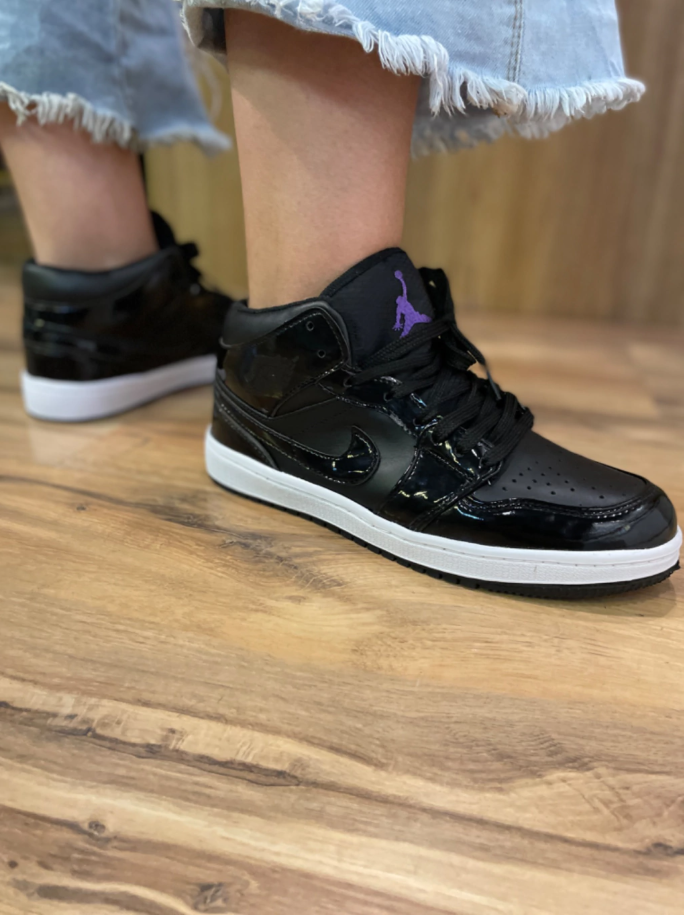 JORDAN MID SPACE JAM